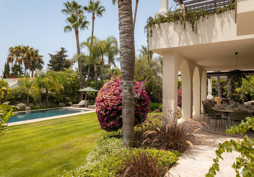 Modern Luxury Villa with Timeless Andalusian Elegance in San Pedro Playa