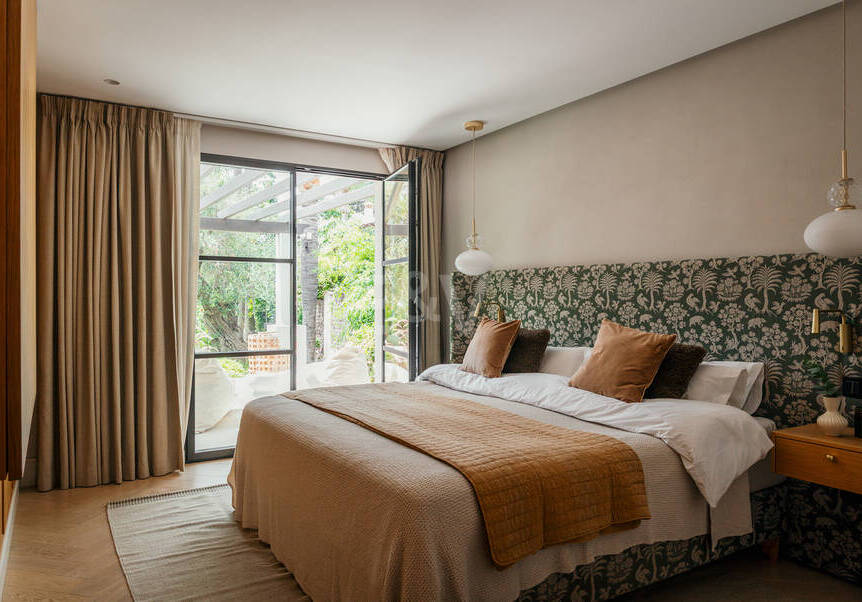 Modern Luxury Villa with Timeless Andalusian Elegance in San Pedro Playa