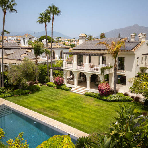 Modern Luxury Villa with Timeless Andalusian Elegance in San Pedro Playa