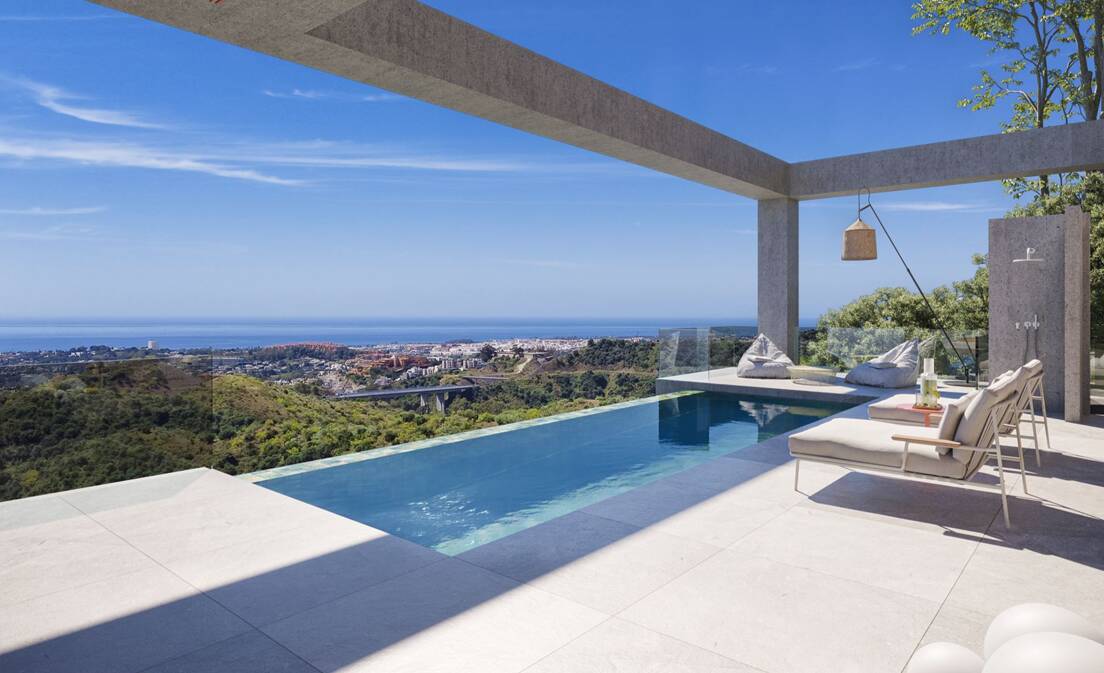 Located in the prestigious Real de la Quinta residential resort in Benahavís, near Marbella, Villa Mirador occupies one of the...