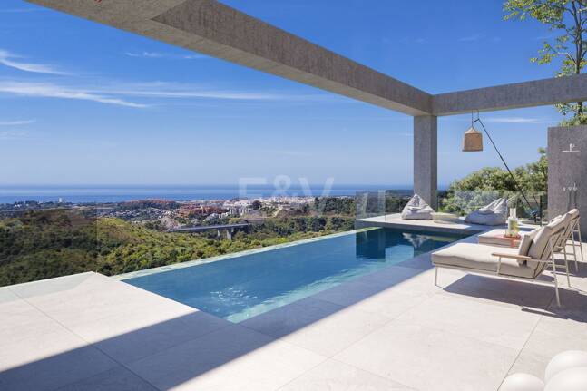 Contemporary Luxury Villa with Panoramic Sea Views in Real de la Quinta, Benahavís