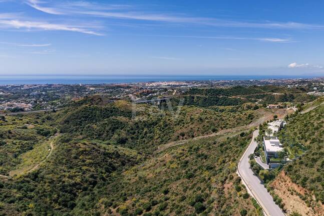 Contemporary Luxury Villa with Panoramic Sea Views in Real de la Quinta, Benahavís