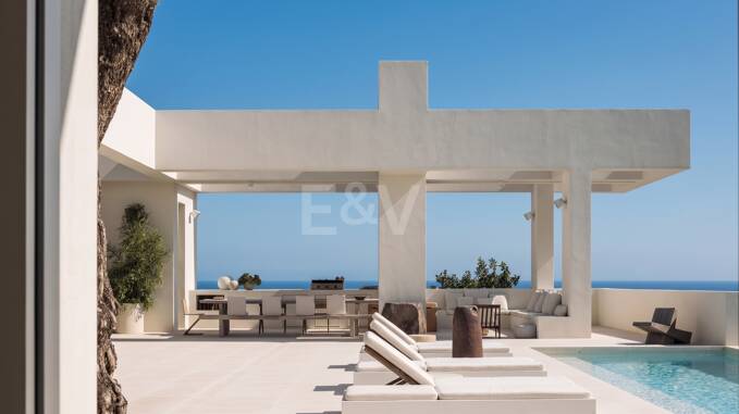 Villa architecturale exceptionnelle avec vue panoramique sur la mer à Los Altos de los Monteros, Marbella