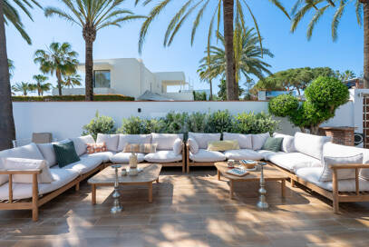 Fullt renoverad lyx Villa Bara 50 meter från stranden i Marbesa, Marbella