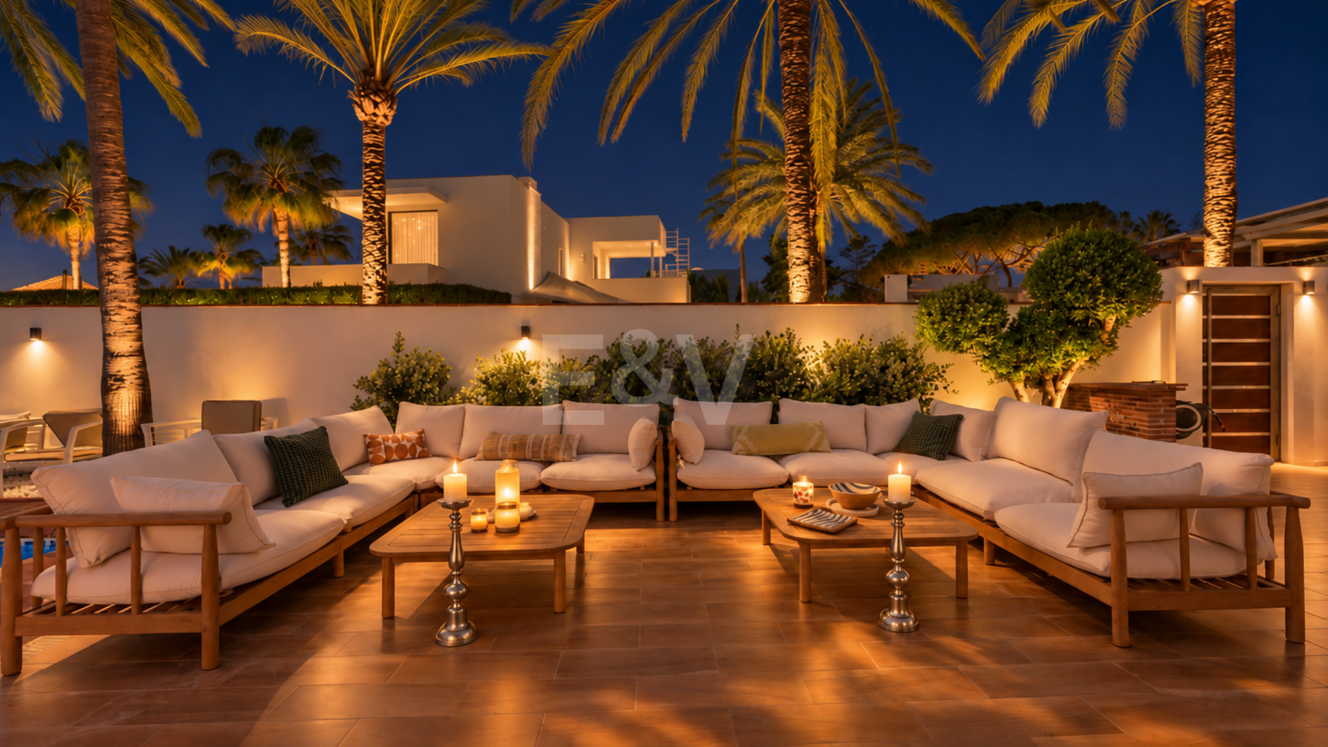 Fullt renoverad lyx Villa Bara 50 meter från stranden i Marbesa, Marbella