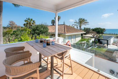 Fullt renoverad lyx Villa Bara 50 meter från stranden i Marbesa, Marbella