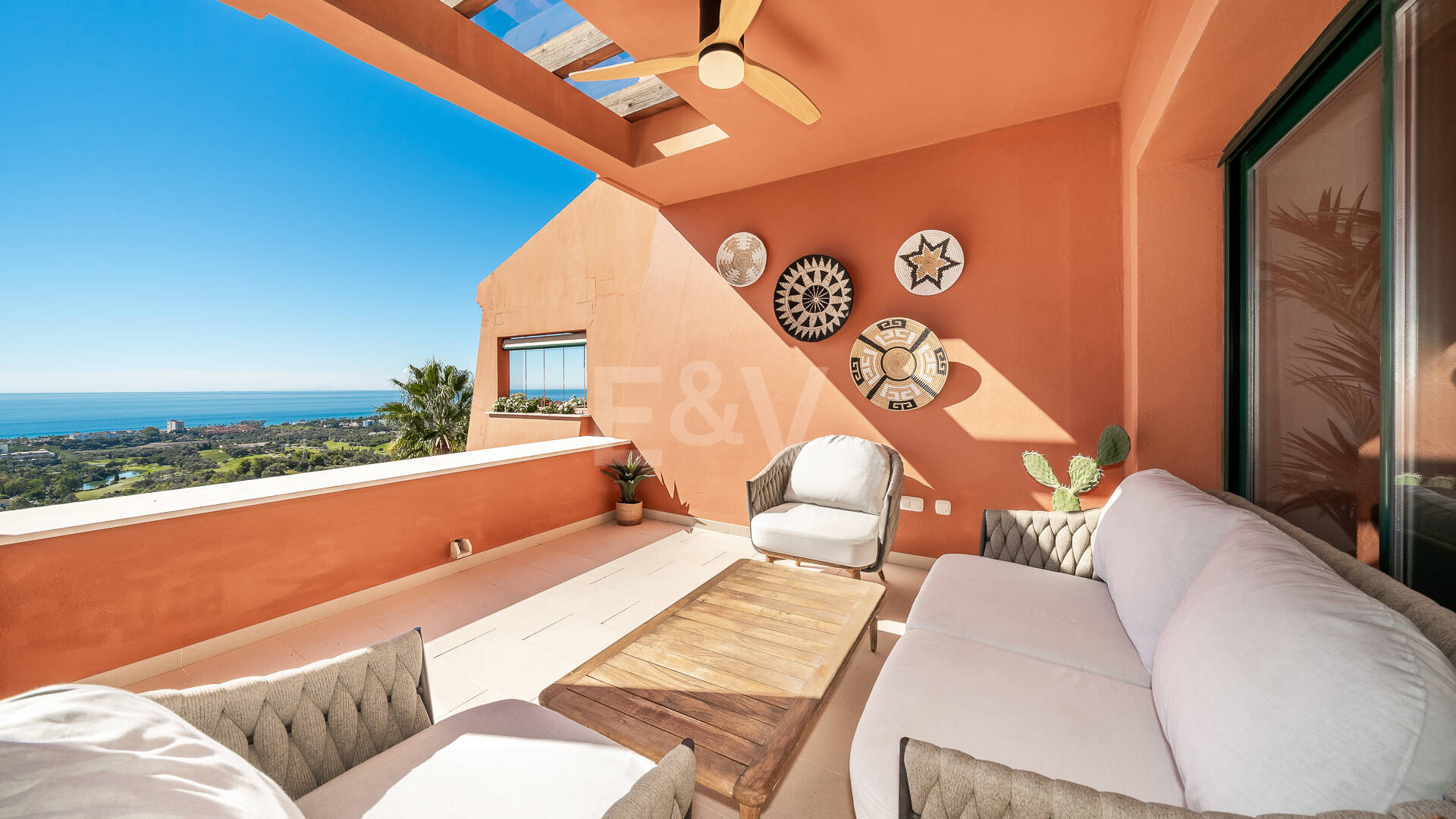 Stilvolles Duplex-Penthouse mit Panoramameerblick in El Rosario