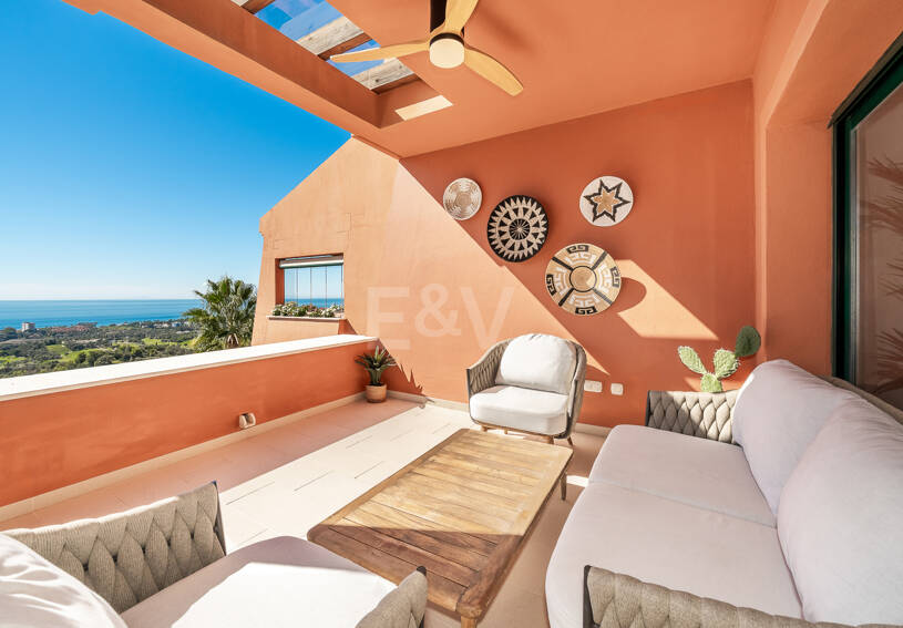 Stilvolles Duplex-Penthouse mit Panoramameerblick in El Rosario