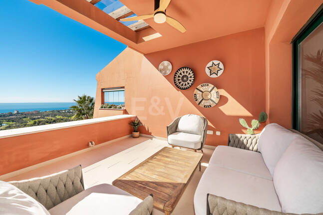 Stilvolles Duplex-Penthouse mit Panoramameerblick in El Rosario