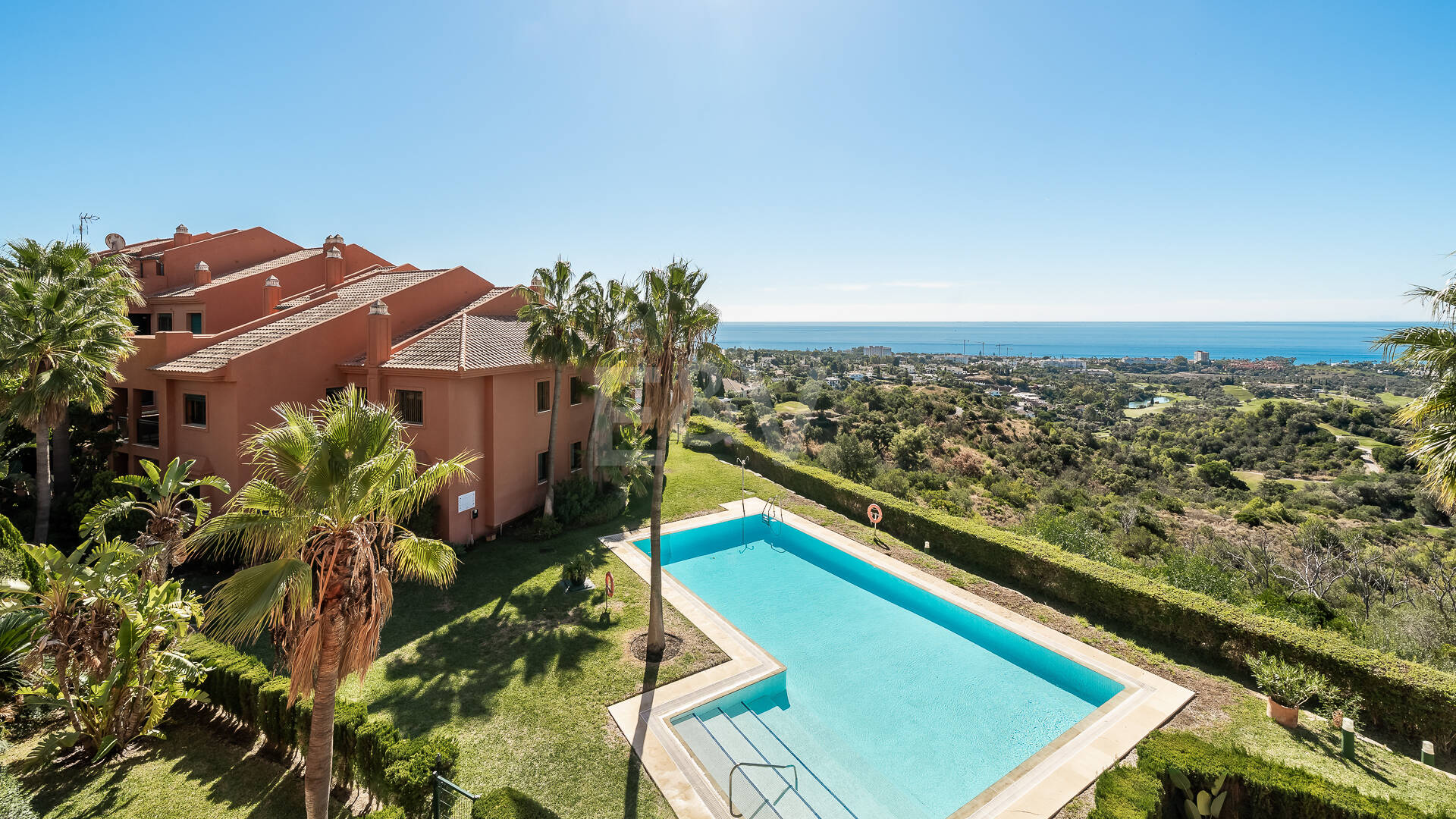 Stilvolles Duplex-Penthouse mit Panoramameerblick in El Rosario