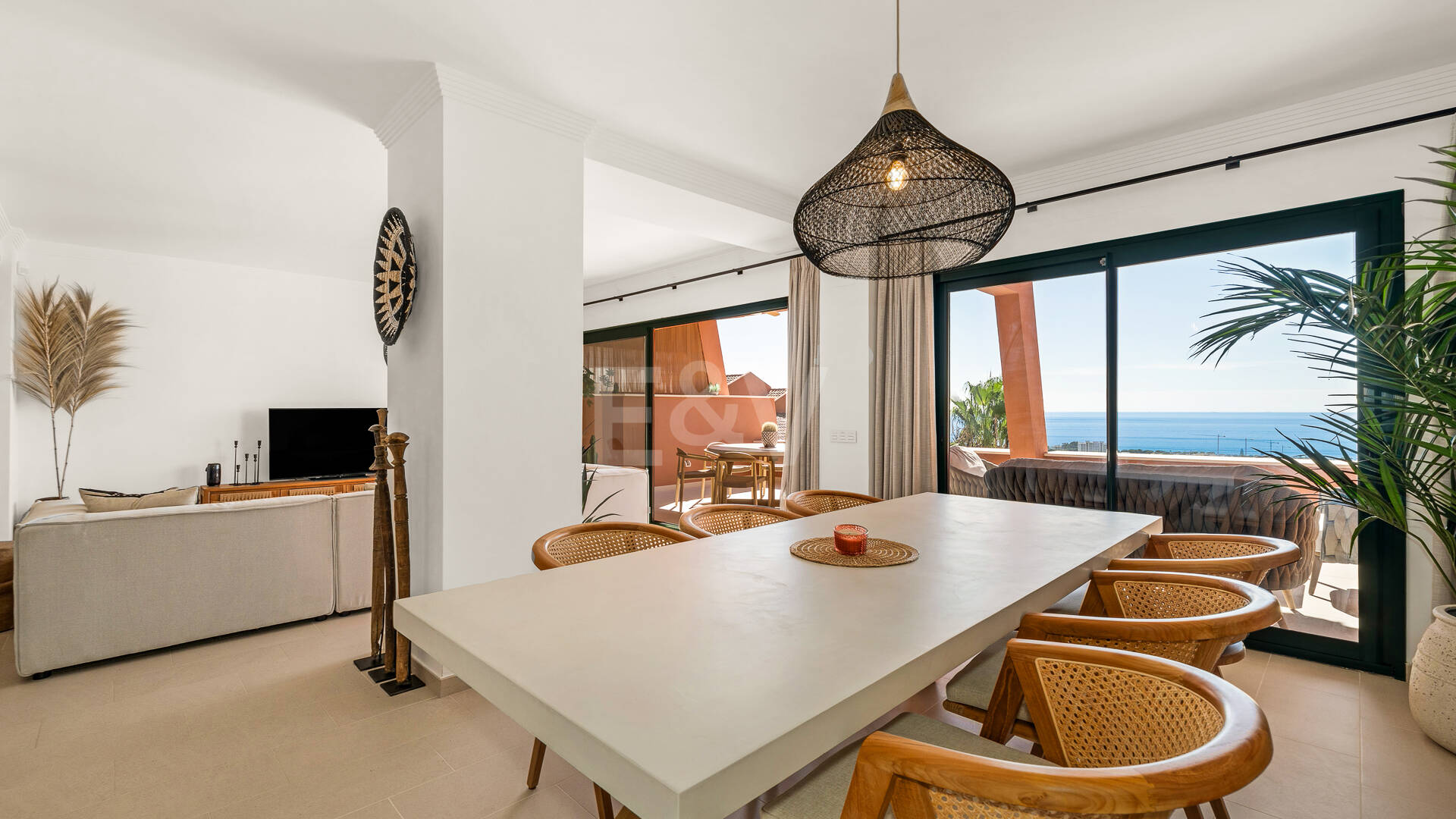 Stilvolles Duplex-Penthouse mit Panoramameerblick in El Rosario