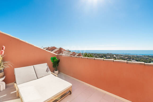 Stilvolles Duplex-Penthouse mit Panoramameerblick in El Rosario