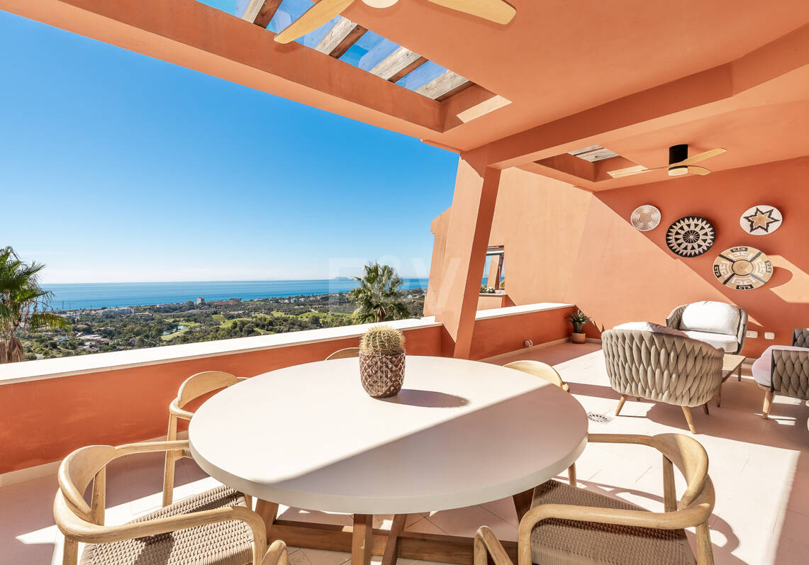 Stilvolles Duplex-Penthouse mit Panoramameerblick in El Rosario