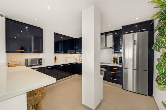 Stilvolles Duplex-Penthouse mit Panoramameerblick in El Rosario