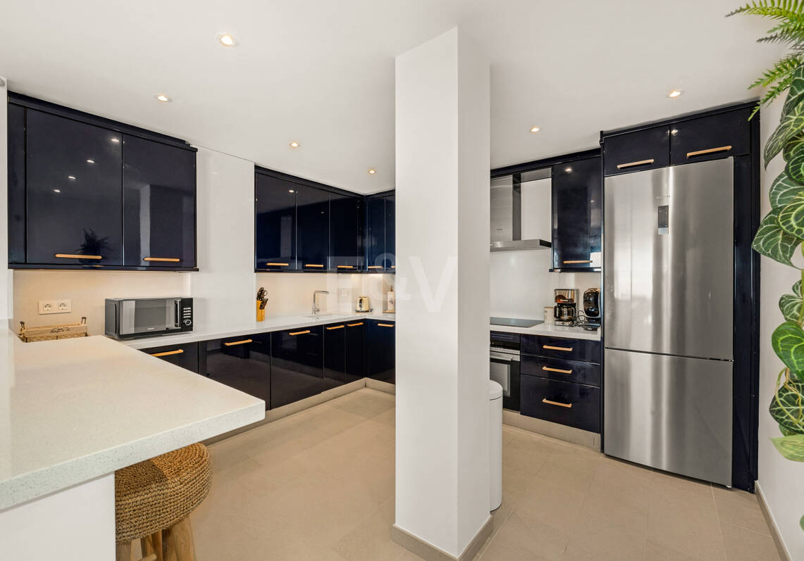 Stilvolles Duplex-Penthouse mit Panoramameerblick in El Rosario