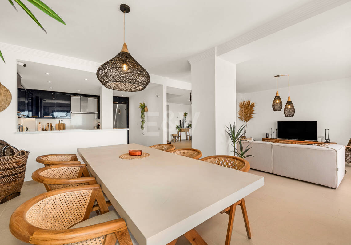 Stilvolles Duplex-Penthouse mit Panoramameerblick in El Rosario