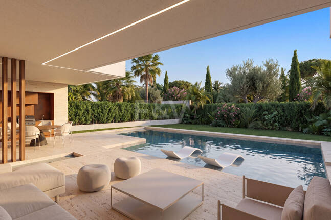 Luxury Modern Villa in the Prestigious San Pedro Playa