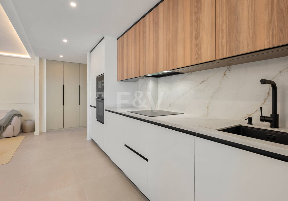 Elegante apartamento orientado al sur, cerca de la playa, en Las Chapas