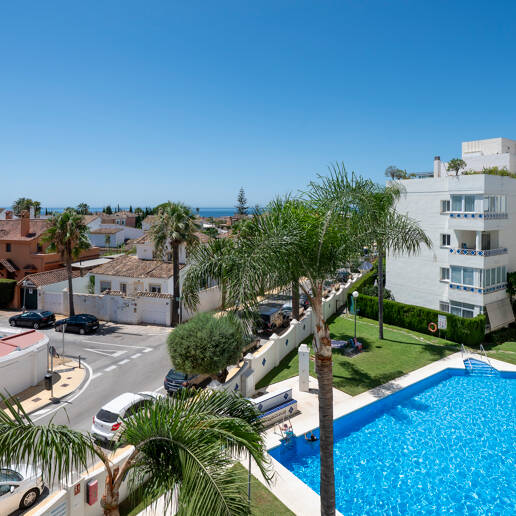 Elegante apartamento orientado al sur, cerca de la playa, en Las Chapas
