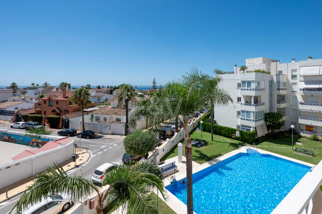 Elegante apartamento orientado al sur, cerca de la playa, en Las Chapas