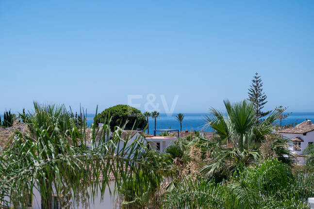 Elegante apartamento orientado al sur, cerca de la playa, en Las Chapas