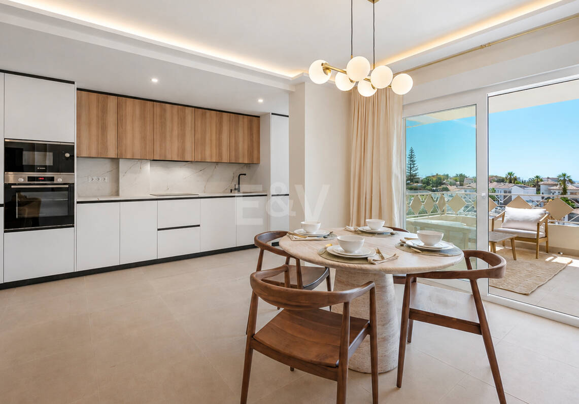 Elegante apartamento orientado al sur, cerca de la playa, en Las Chapas