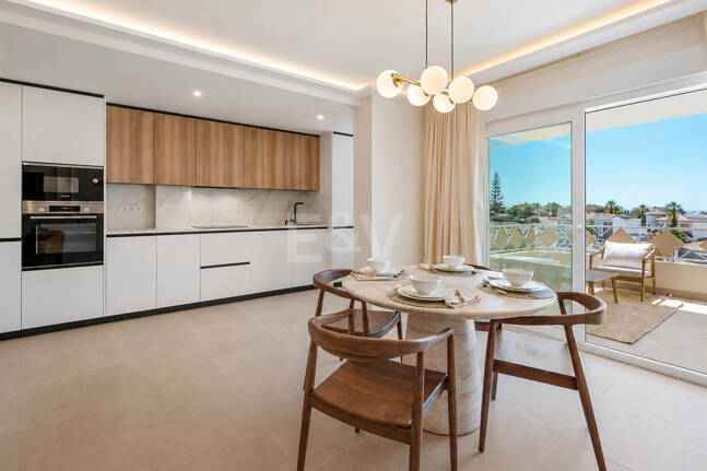 Elegante apartamento orientado al sur, cerca de la playa, en Las Chapas