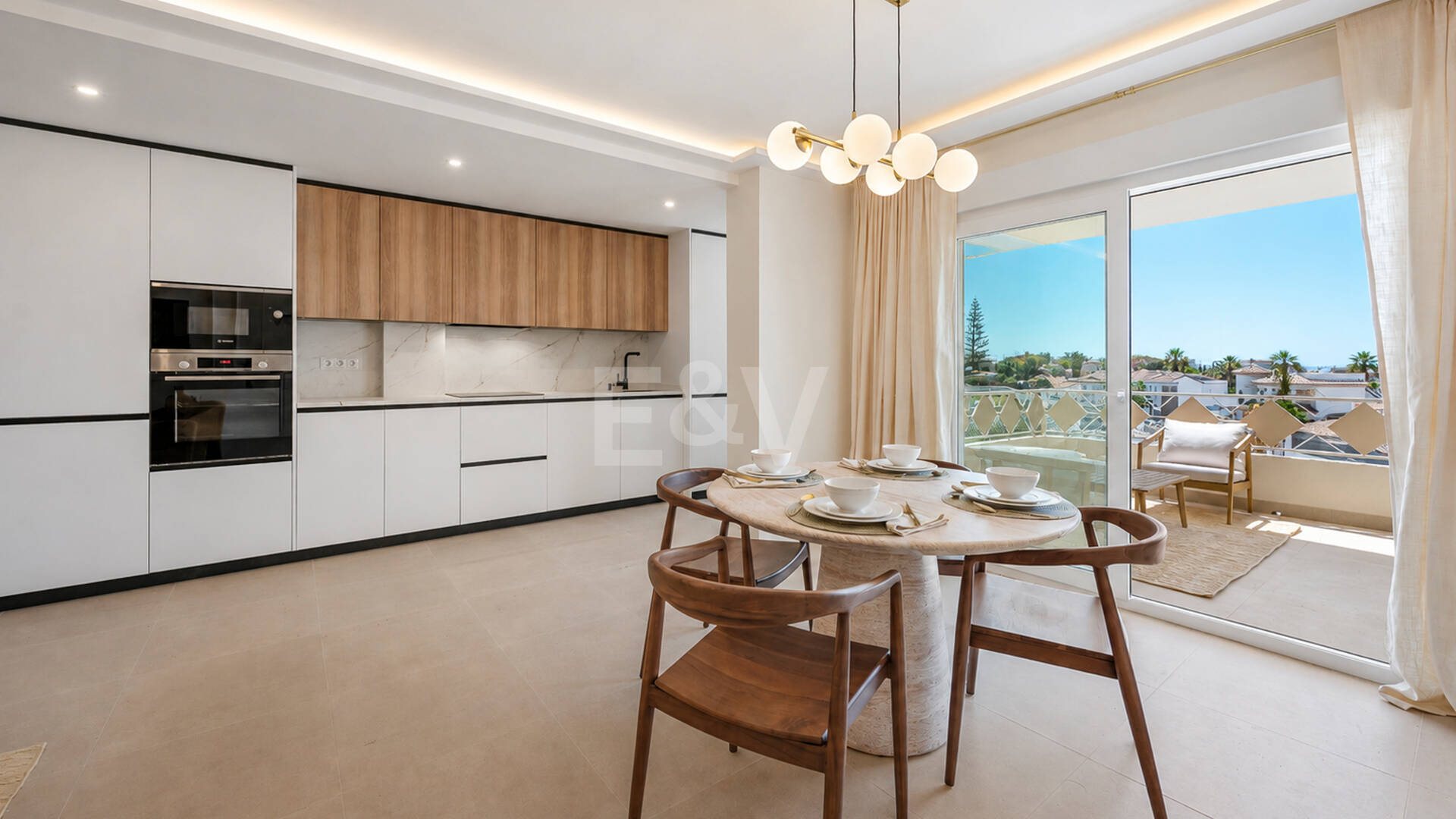 Elegante apartamento orientado al sur, cerca de la playa, en Las Chapas