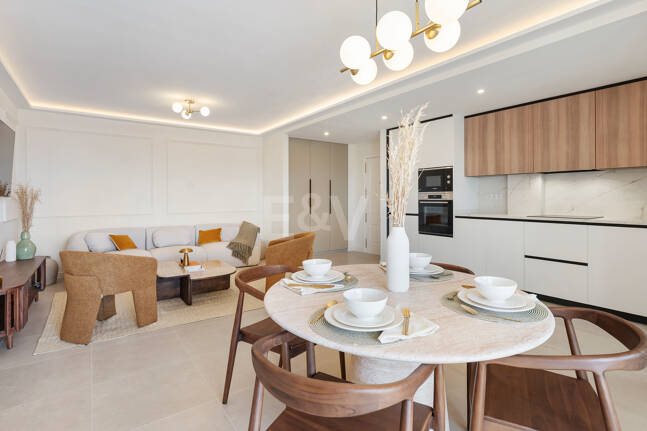 Elegante apartamento orientado al sur, cerca de la playa, en Las Chapas