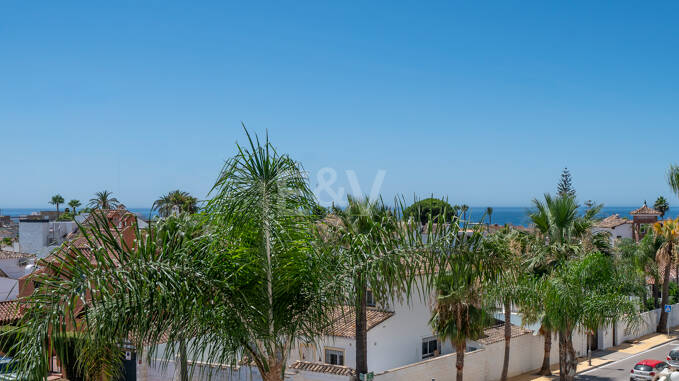 Elegante apartamento orientado al sur, cerca de la playa, en Las Chapas