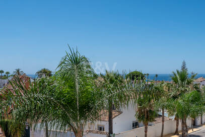 Elegante apartamento orientado al sur, cerca de la playa, en Las Chapas
