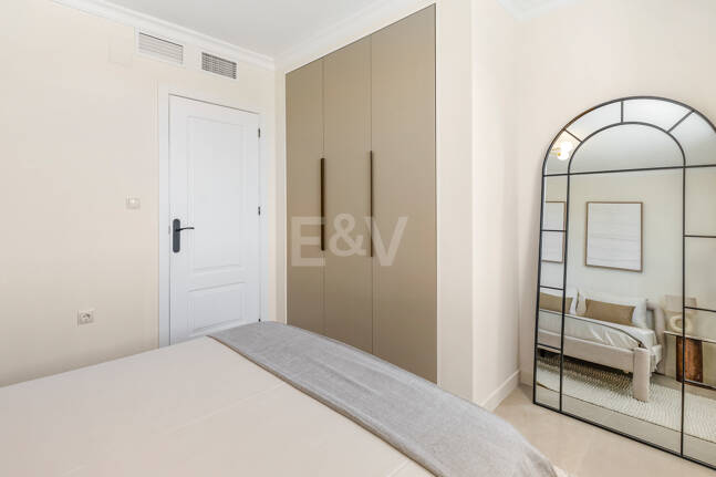 Elegante apartamento orientado al sur, cerca de la playa, en Las Chapas