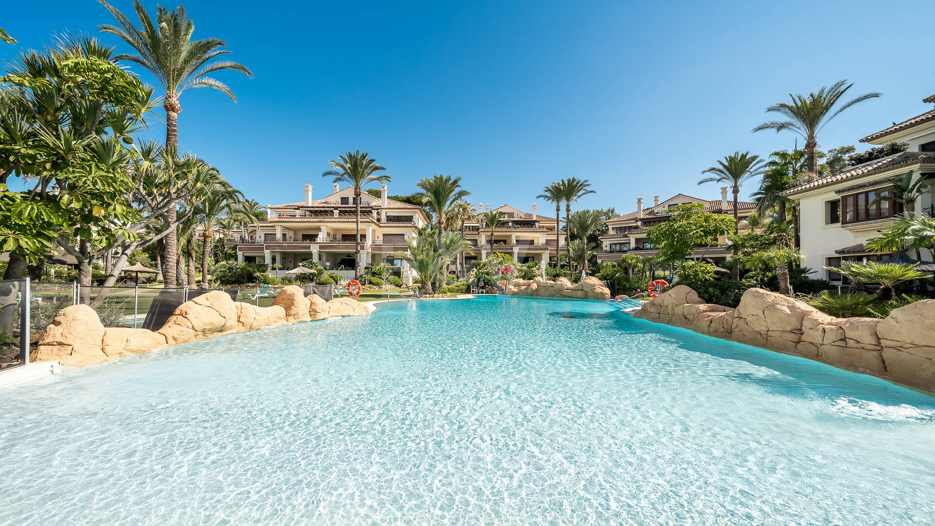 Elegante Wohnung in der exklusiven Wohnanlage Los Monteros Playa