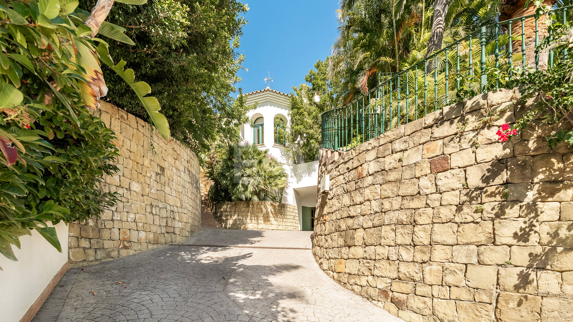 Außergewöhnliche Villa in Cascada de Camoján, Marbella