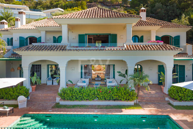 Außergewöhnliche Villa in Cascada de Camoján, Marbella