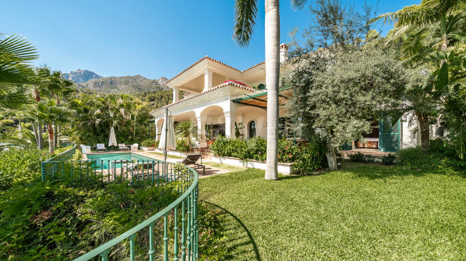 Villa till salu i Cascada de Camojan, Marbella Golden Mile