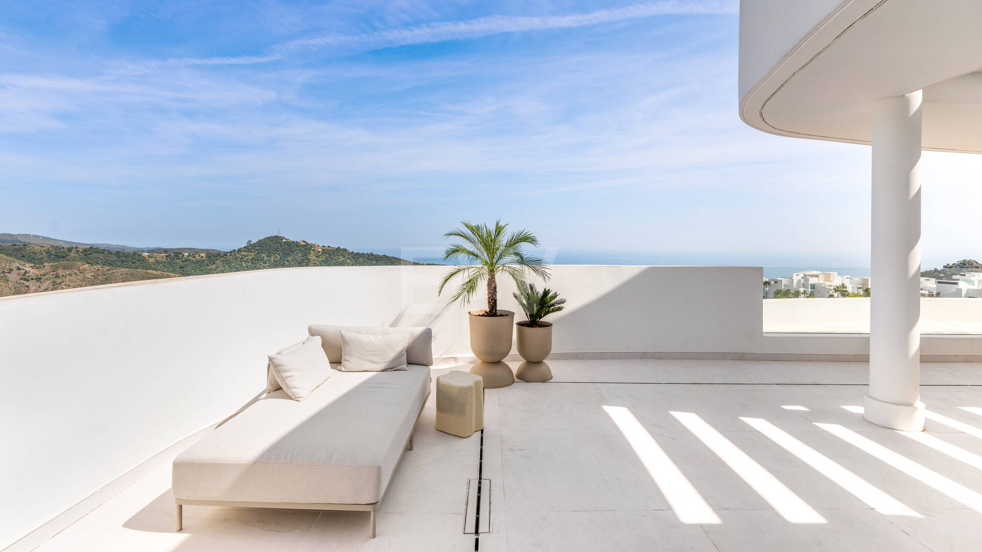 Palo Alto Duplex Penthouse with Panoramic Sea Views