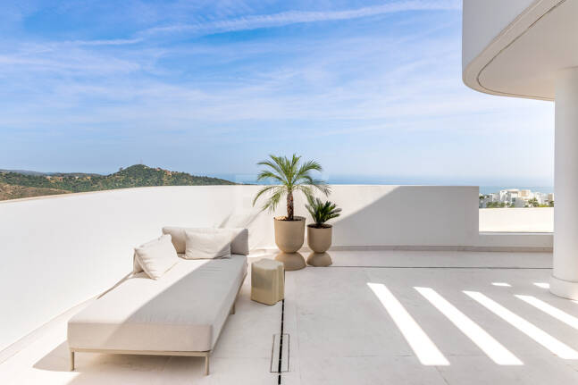 Palo Alto Duplex Penthouse with Panoramic Sea Views
