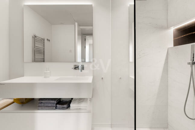 Palo Alto Duplex Penthouse with Panoramic Sea Views