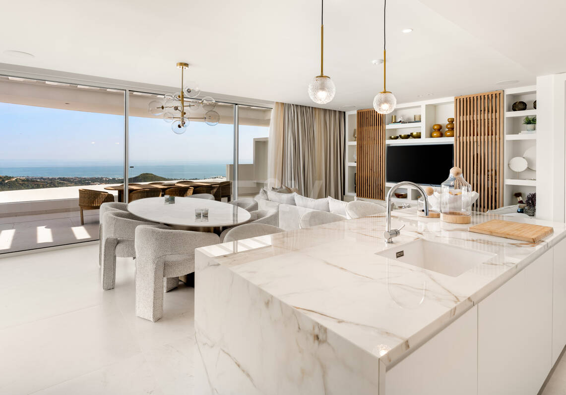 Palo Alto Duplex Penthouse with Panoramic Sea Views