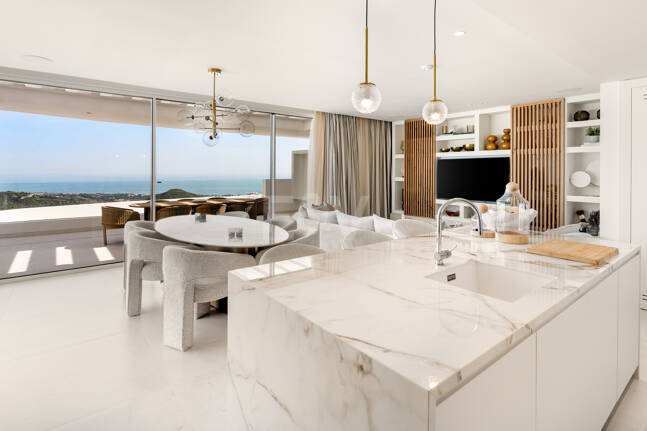 Palo Alto Duplex Penthouse with Panoramic Sea Views