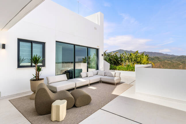 Palo Alto Duplex Penthouse with Panoramic Sea Views