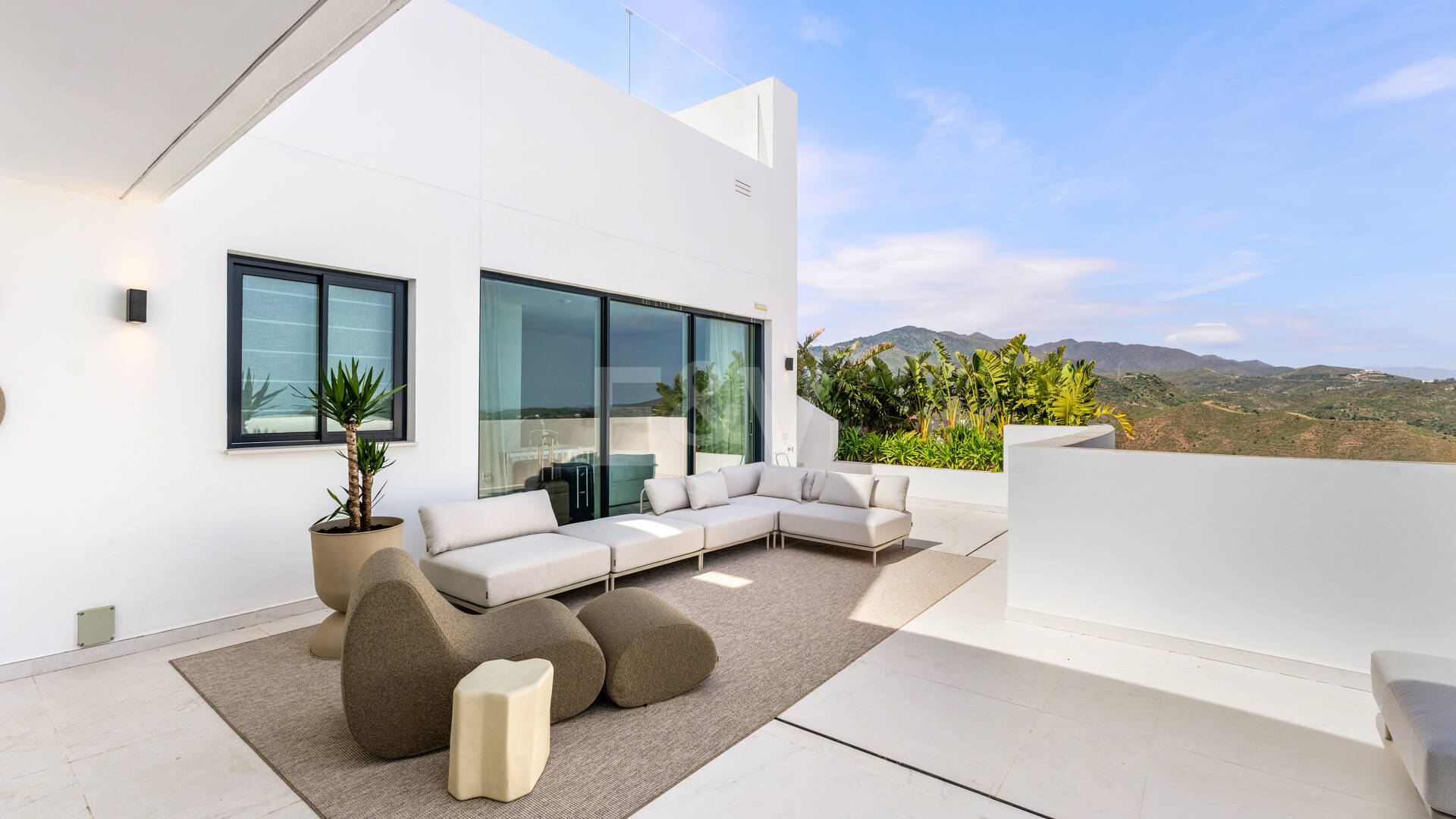 Palo Alto Duplex Penthouse with Panoramic Sea Views