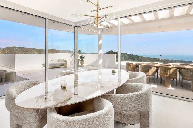 Palo Alto Duplex Penthouse with Panoramic Sea Views