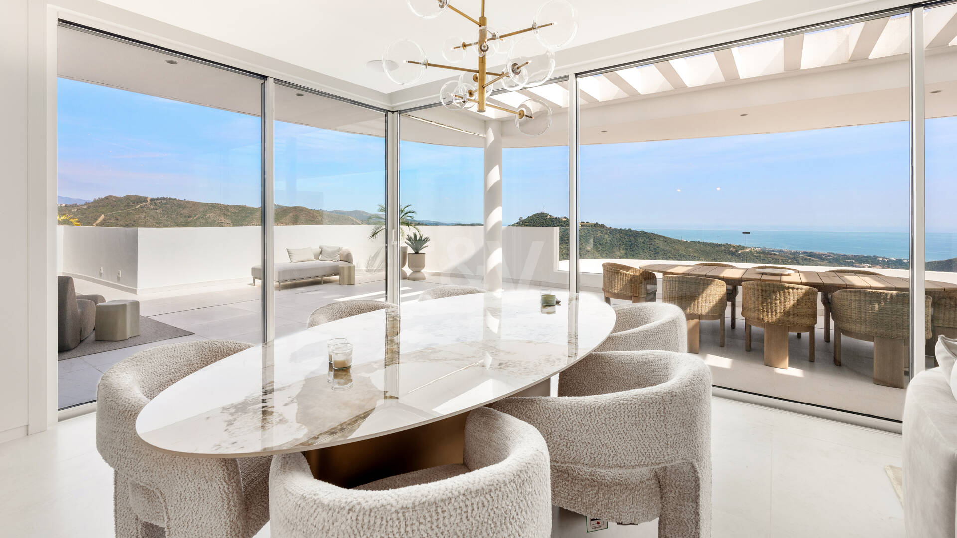 Palo Alto Duplex Penthouse with Panoramic Sea Views