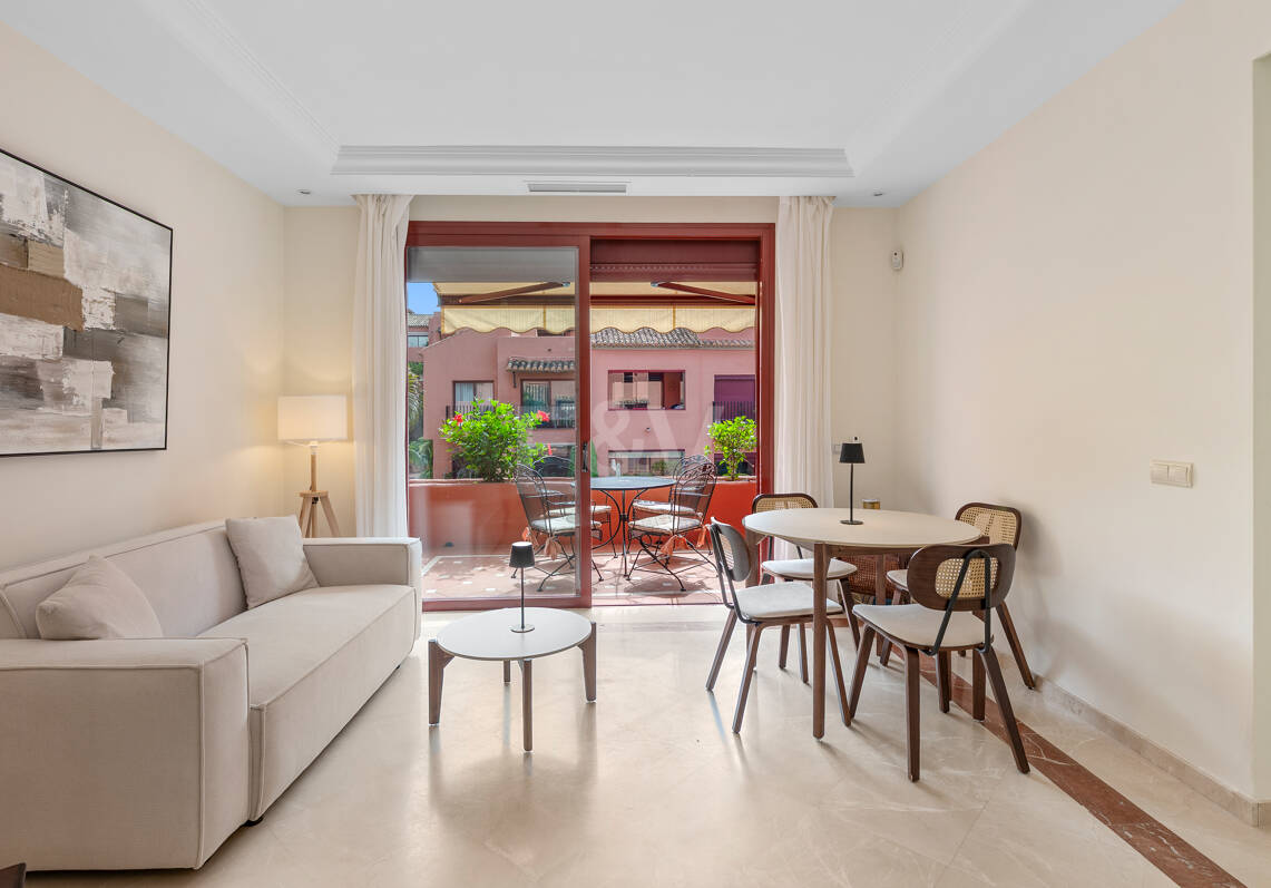 3-Schlafzimmer-Apartment in Elviria – Strandnahes Wohnen & Vielseitig Nutzbare Terrasse