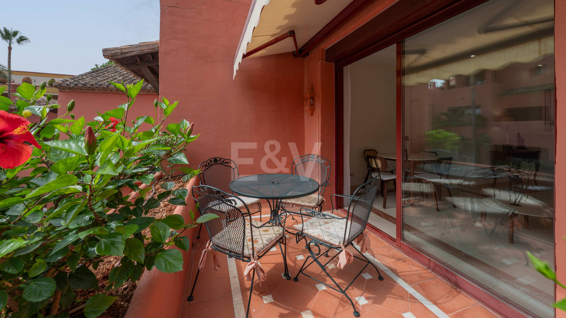 3-Schlafzimmer-Apartment in Elviria – Strandnahes Wohnen & Vielseitig Nutzbare Terrasse