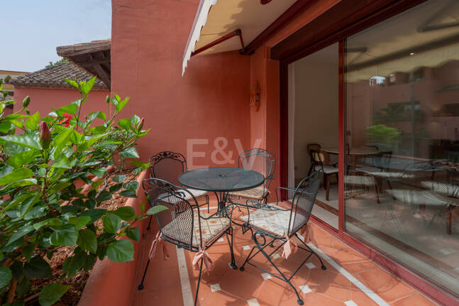 3-Schlafzimmer-Apartment in Elviria – Strandnahes Wohnen & Vielseitig Nutzbare Terrasse