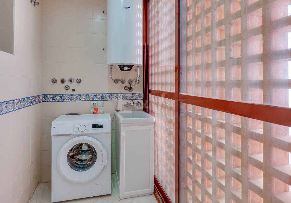 3-Schlafzimmer-Apartment in Elviria – Strandnahes Wohnen & Vielseitig Nutzbare Terrasse