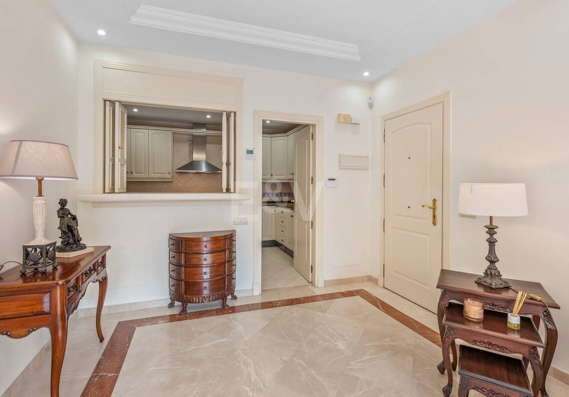 3-Schlafzimmer-Apartment in Elviria – Strandnahes Wohnen & Vielseitig Nutzbare Terrasse